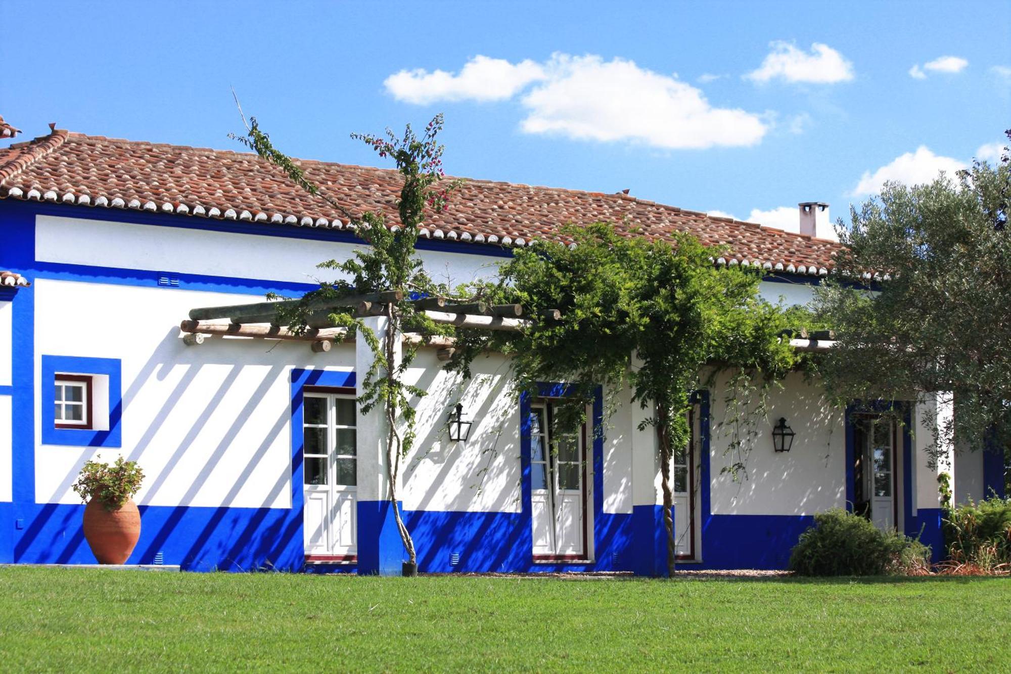 Vale Do Manantio Hotel Moura Exterior photo