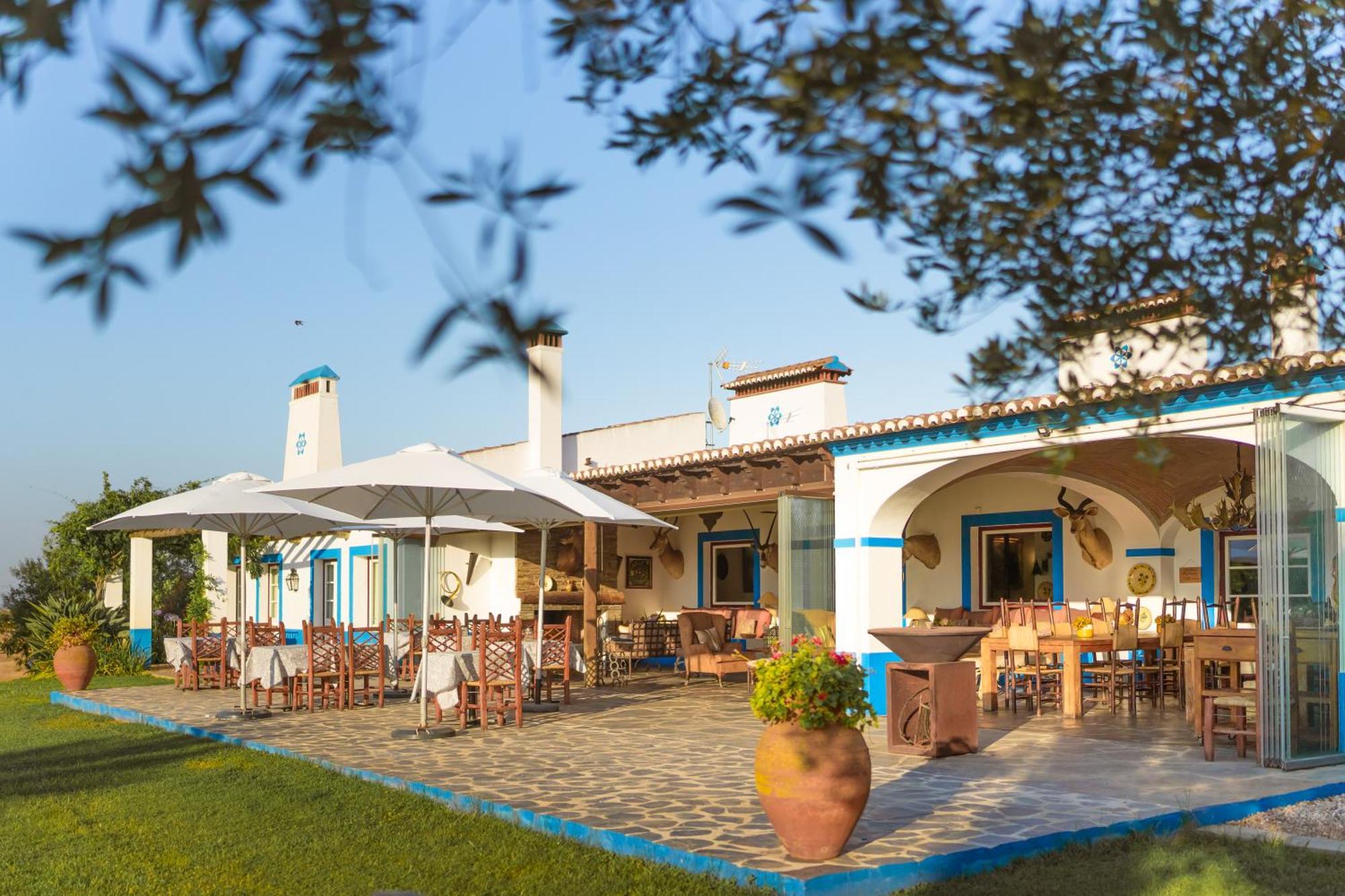 Vale Do Manantio Hotel Moura Exterior photo
